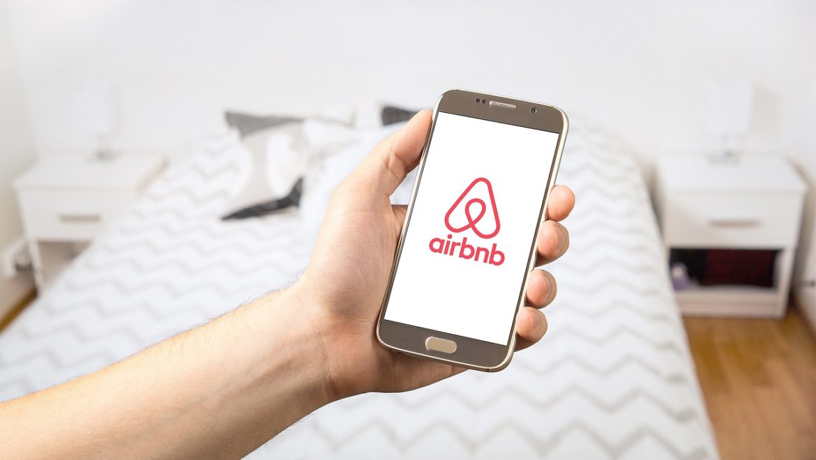 Airbnb Cleaning in Calgary: Increase Your Review Score